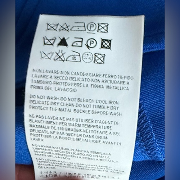 Gianni Versace Collection Electric Blue Knit Dress
W/ logo belt Size 38 IT 4 US - Picture 14 of 16